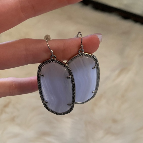 NWOT! Kendra Scott Elle Earrings - Picture 2 of 3